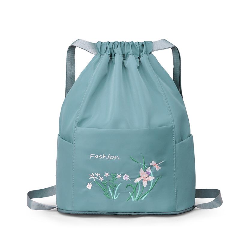 

Рюкзак-мешок большой вместимости на шнурке с отделением для влажных/сухих вещей для путешествий, спортзала и использования на открытом воздухе - Вышитый повседневный дизайн зелёный