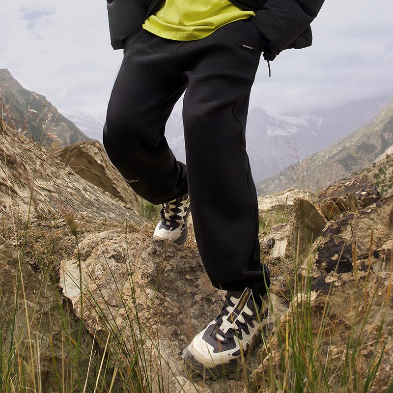 Li Ning CF Adventure Series Bold Fun Wild Letter Print Cuffed Loose Fleece Knit Sports Pants Men Pants Black AKLTA99-1