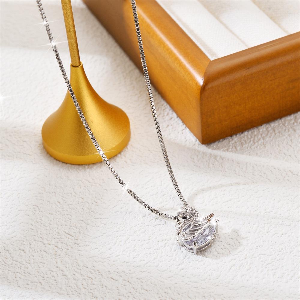 Simple Fashion Titanium Steel Women's Necklace - Non-fading, Luxurious, Versatile, Korean Style Clavicle Chain