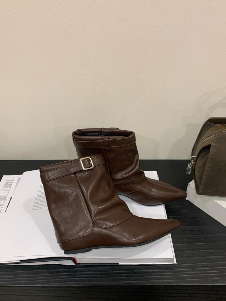 European Station Pointed Short Boots Women's 2025 Autumn Sleeve Belt Buckle Niche Western Boots Show Legs Long Low Heel Fashion Boots