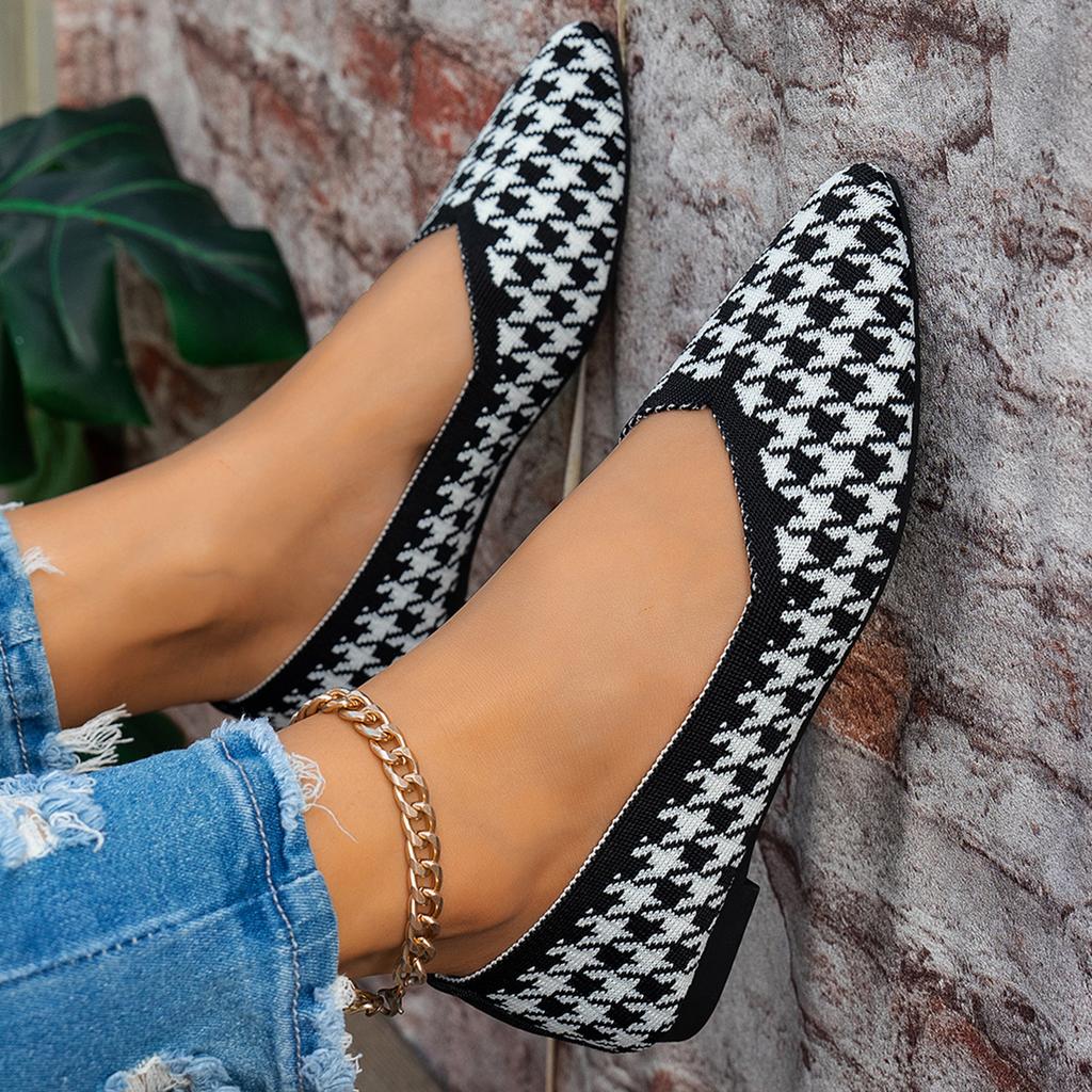 New Large-sized Pointed-toe Low-heeled Single Shoes for Women, Casual Flat Shoes