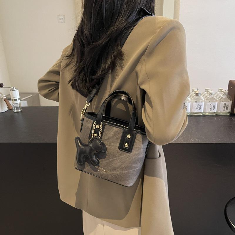 Premium Texture Niche Bag 2025 New Women's Bag Versatile Retro Shoulder Messenger Bag Fashionable Portable Bucket Bag