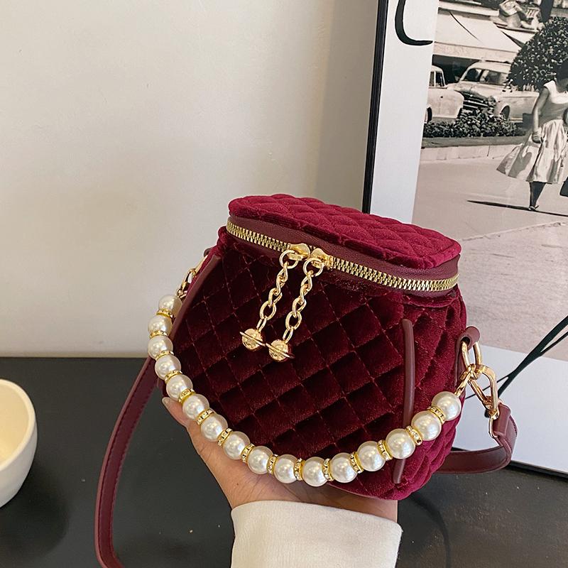 

Роскошная красная бархатная жемчужная сумка для женщин осень-зима новые цепочки на плечо сумки через плечо элегантные клатчи для вечеринок