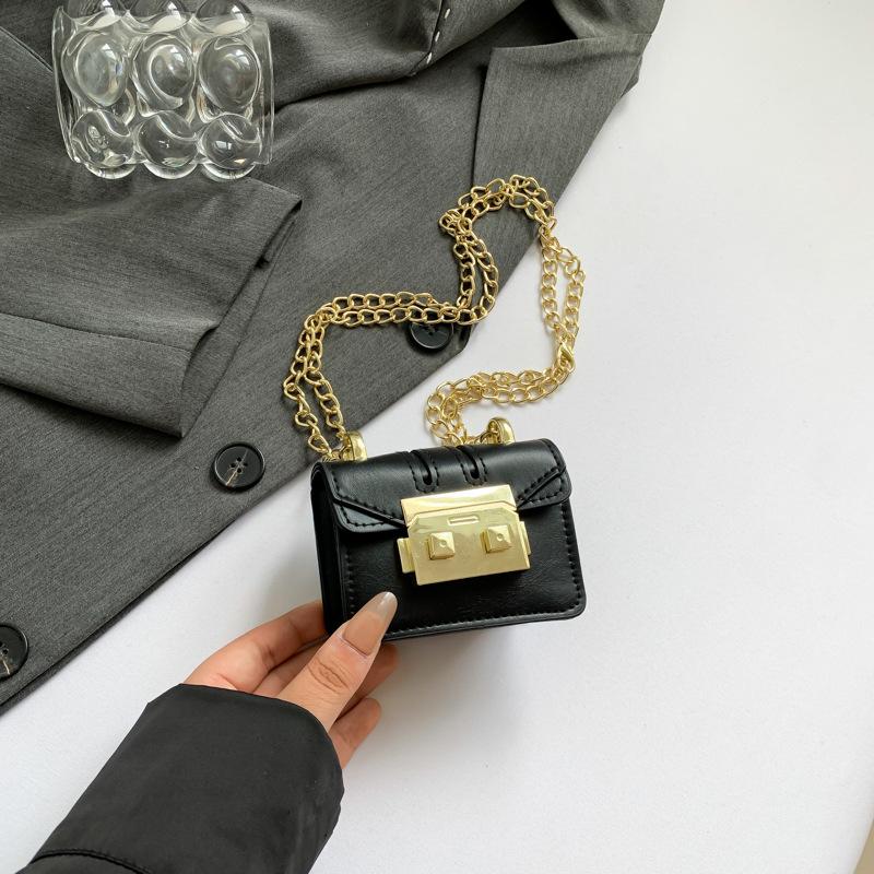 

Сумка женская простая модная маленькая квадратная сумка простая дорожная сумка 2024 летняя новая тенденция мода нишевая косая сумка Span чёрный