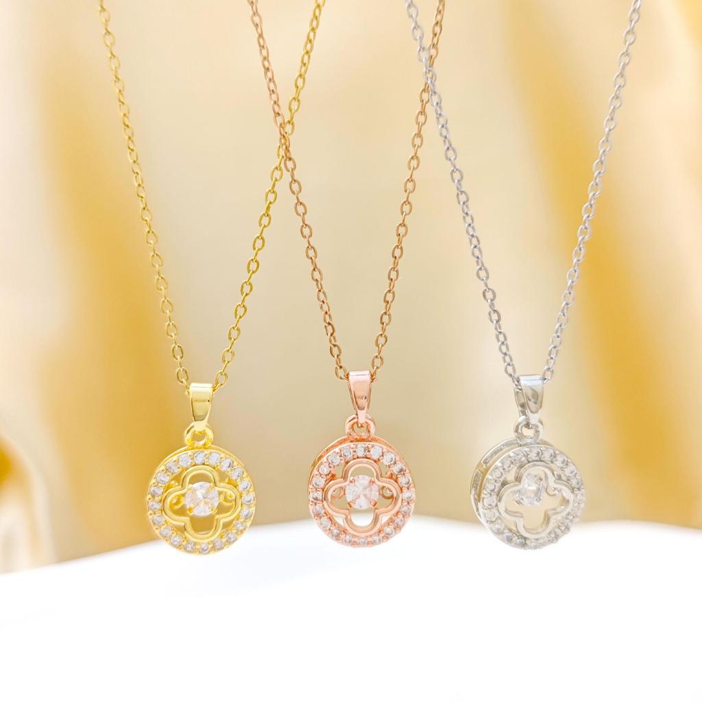 Elegant Women's Four-Leaf Clover Pendant Necklace – Luxurious, Versatile Fashion Accessory for a High-End Feel