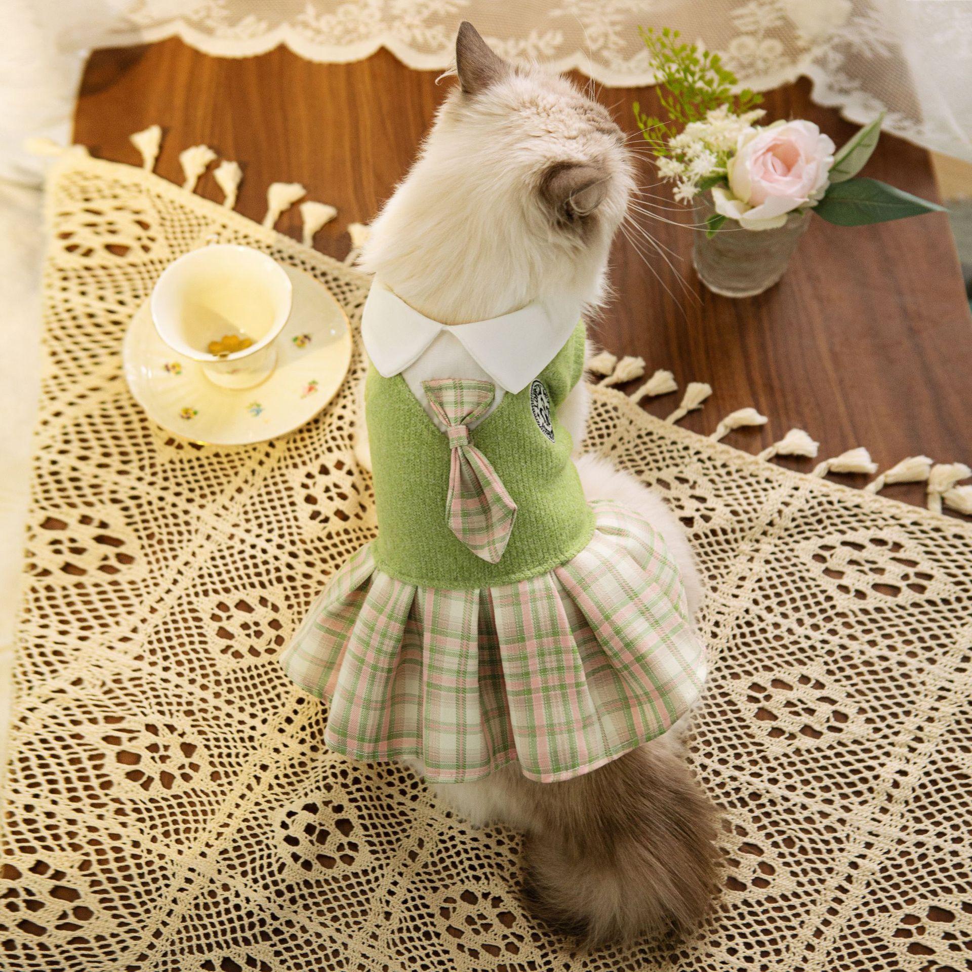 

Pet Supplies for Dogs & Cats: Woolen Plaid Dress for Small/Medium Pets - Comfortable Spring/Autumn Wear. XS зелёный