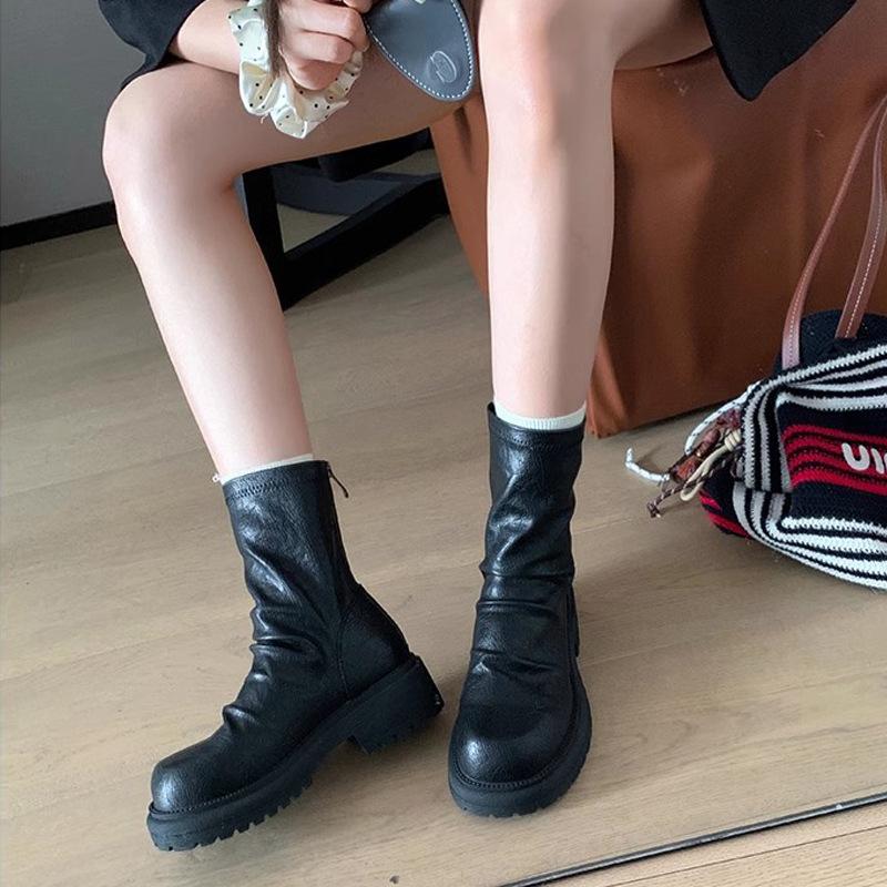 Herbst und Winter neue modische dicke Ferse dicke Sohle dünne Stiefel runde Spitze plissierter Reißverschluss hinten Pile Kurzstiefel Damen