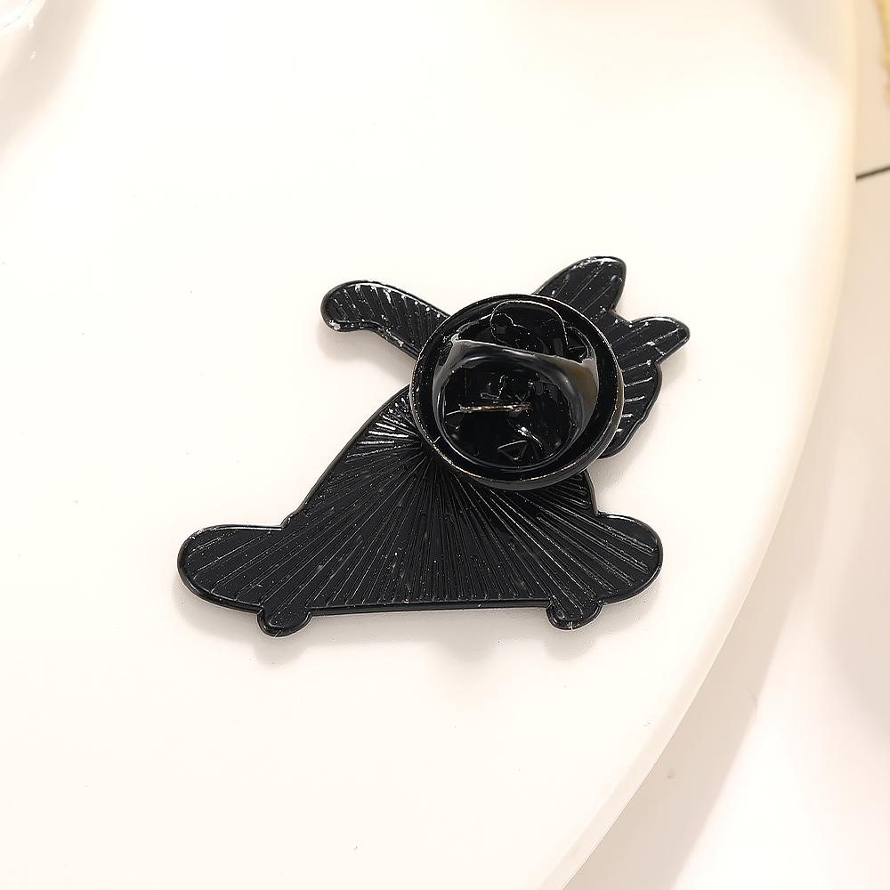 Funny Skateboarding Dog Enamel Brooches Black Puppy Pins For Pet Lovers Backpack Bag Hat Jewlery Gift