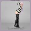 18,5cm Anime Sammelfigur - Frieren: Jenseits des Endes der Reise Lässiges gestreiftes Outfit Siegerpose PVC Modell Statue Schreibtisch Geschenk