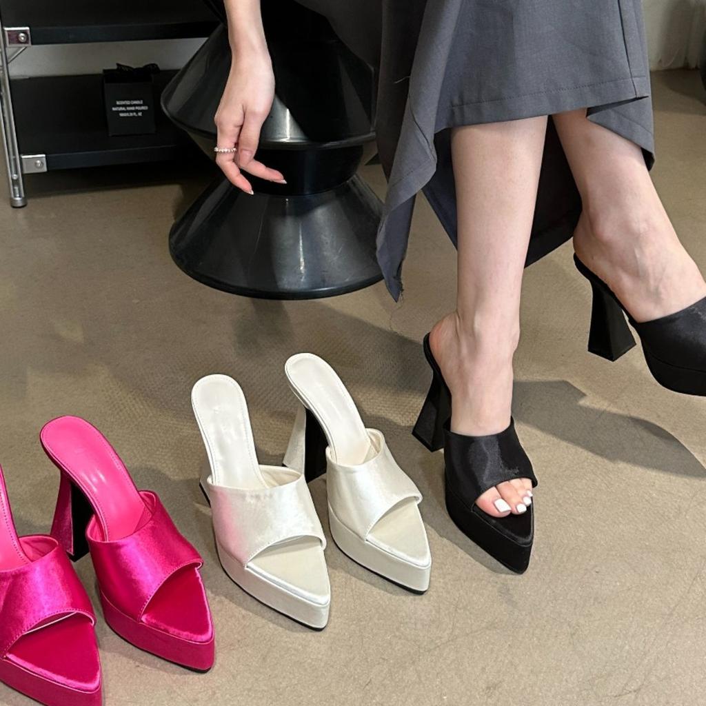 Small height-increasing sandals 2025 women's summer Europe and the United States thick heels hate the sky high thick-soled waterproof table super hi