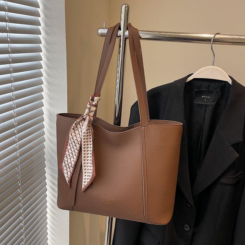 

2025 Spring Women s Versatile High-End Fashion Tote Standard