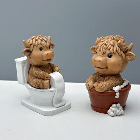 Highland Cattle Resin Statue Paper Roll Toilet Bathing Highland Cow Figurine