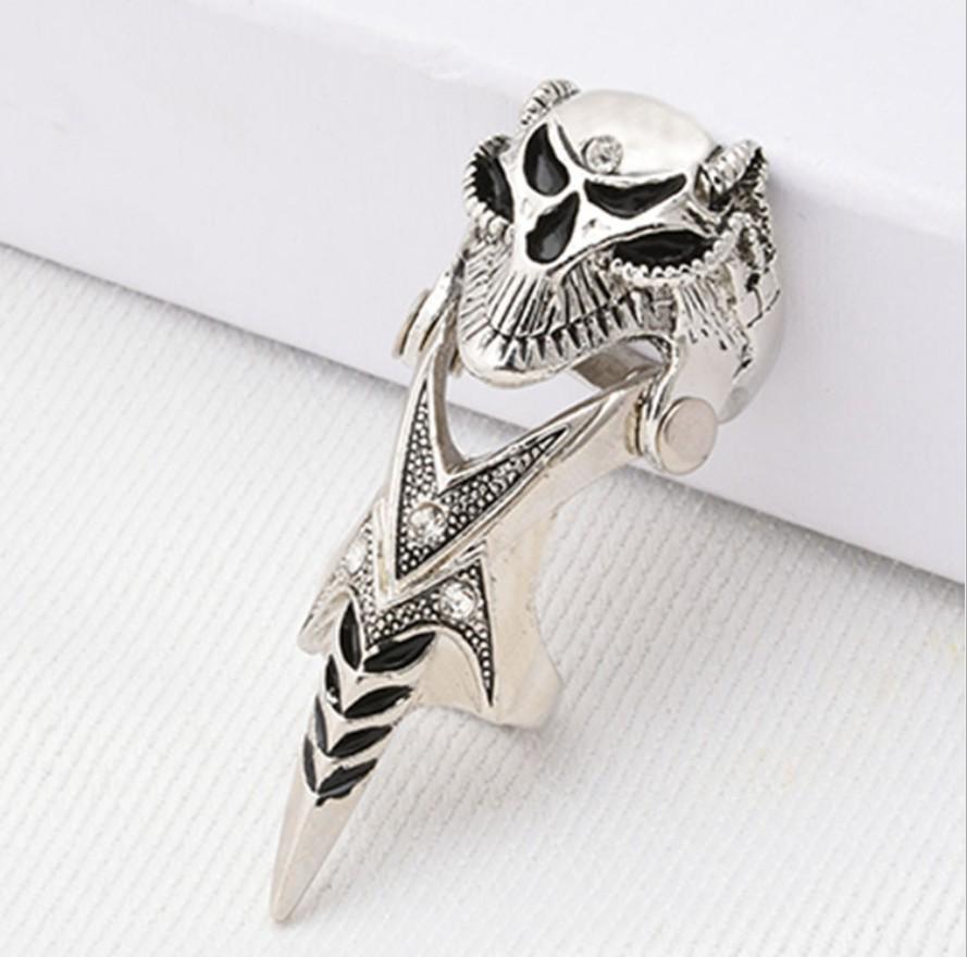 Domineering Dragon Skull Ring: Men's Fashion Jewelry with Bendable 8-Ring Joint Design