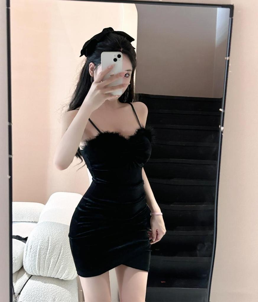 Golden Velvet Slimming Camisole Dress with Patchwork Fur