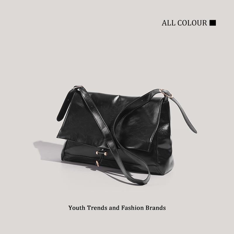 The new high-end soft leather texture underarm commuter bag of the same bag, large-capacity shoulder bag.