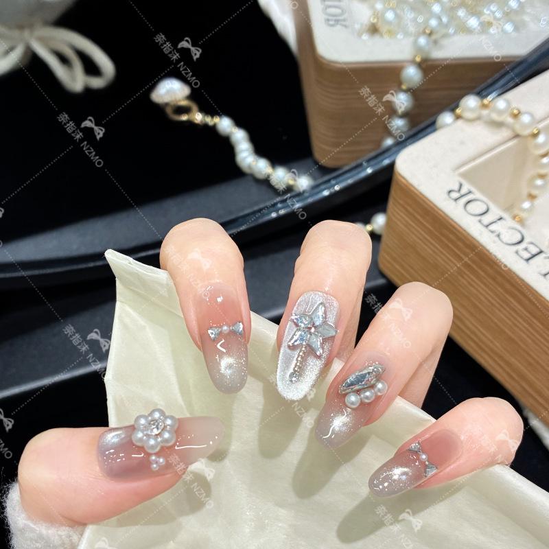 Rhinestone Star Mosaic Cat Eye Nails - Elegant & Handmade Whitening Design XS (Medium Oval)