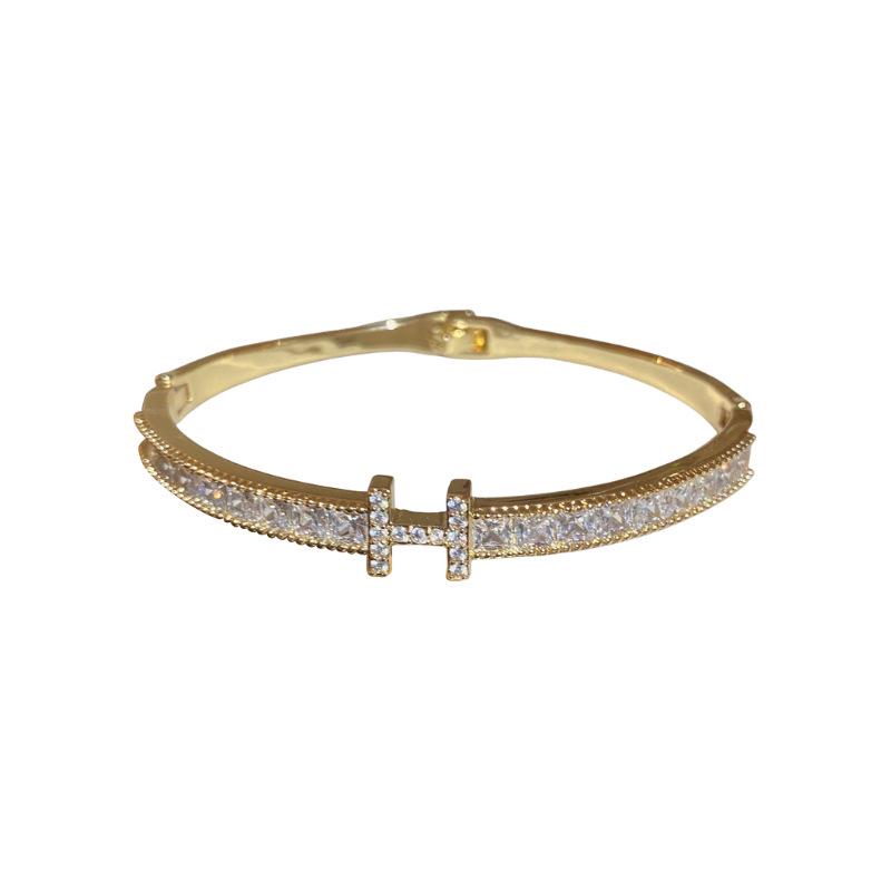 Elegant Zircon Letter Buckle Bracelet: Shiny, Minimalist, Luxury Bangle for a Versatile and Sophisticated Style