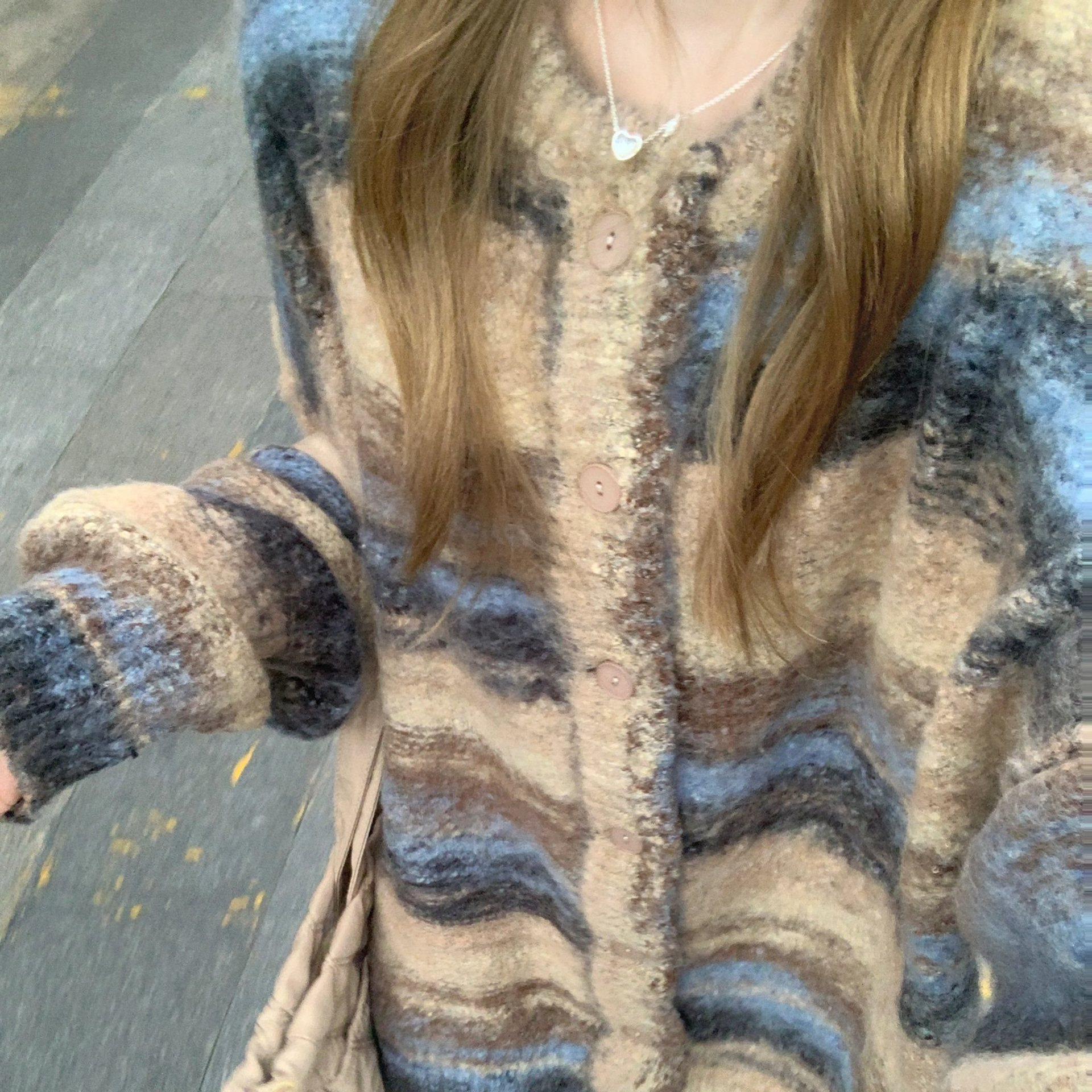 

Женский ретро вязаный кардиган в полоску на осень - Свободный и стильный S (85-95 jin)