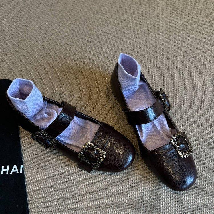 

Blue cabinet French single shoes women s flat commuter ballet shoes gentle evening shoes with skirt one-word buckle Mary Jane shoes 40 темно-коричневого