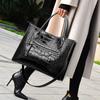 Tote Bag Crocodile Pattern Patent Leather Shiny Bread Bag High-end Fashion Commuter Bag Large Capacity Handbag for Women