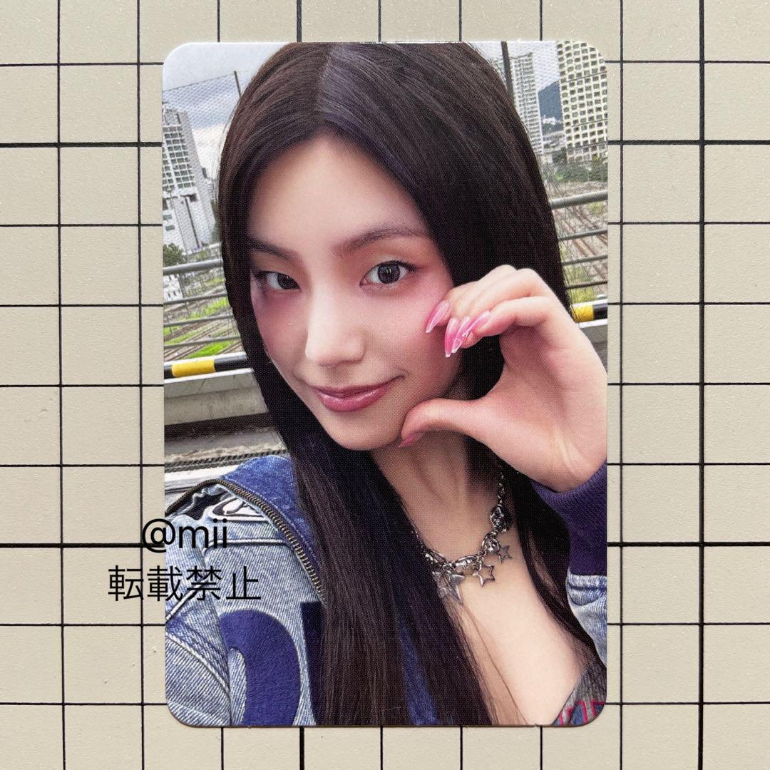 

[Б/У] ITZY GOLD эксклюзивная для США карточка Йеджи