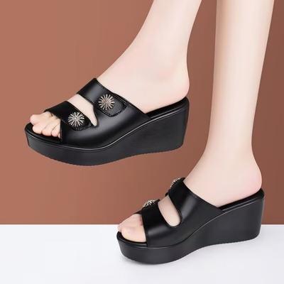 Slope Heel Mother Slippers Women Wear Soft Bottom Middle-aged and Elderly Non-slip Thick Bottom Middle-aged and Elderly 2025 Summer New Sandals