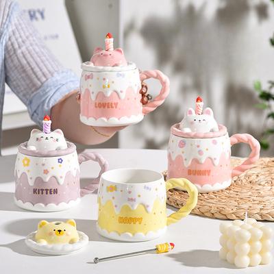Kubek na prezent urodzinowy Kreatywny kubek w kształcie zwierzęcia z pokrywką Kubek na ciasto na świecę z łyżeczką do mieszania Kubek ceramiczny dla pary