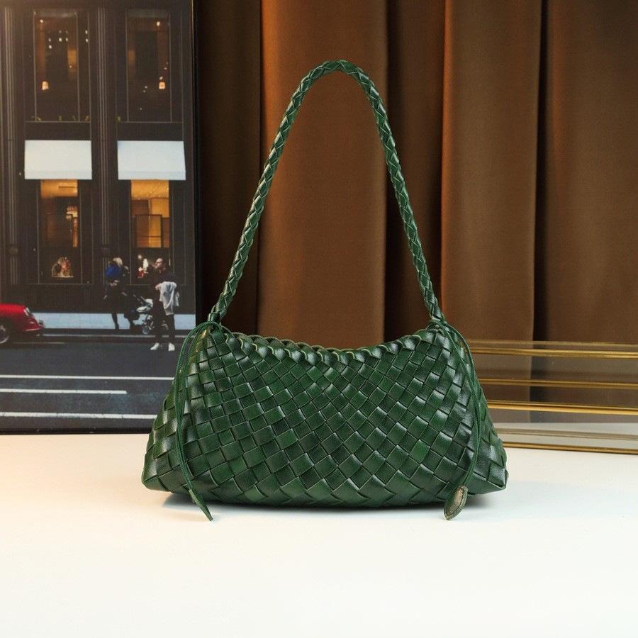 Women's New Handmade Woven Shoulder Crossbody Bag, Simple and Casual Women's Handbag, Armpit Bag, Fashionable New Moon