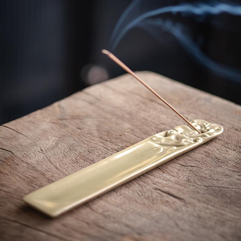 Modern Ceramic Incense Holder for Agarwood & Sandalwood - Indoor Zen Ornament for Incense Sticks.