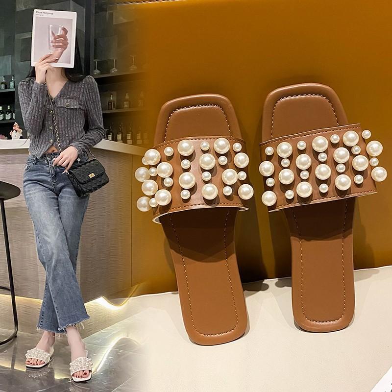 Large size pearl flat bottom sandals women's 2025 summer new Xiaoxiangfeng square head casual outer wear one-word slippers