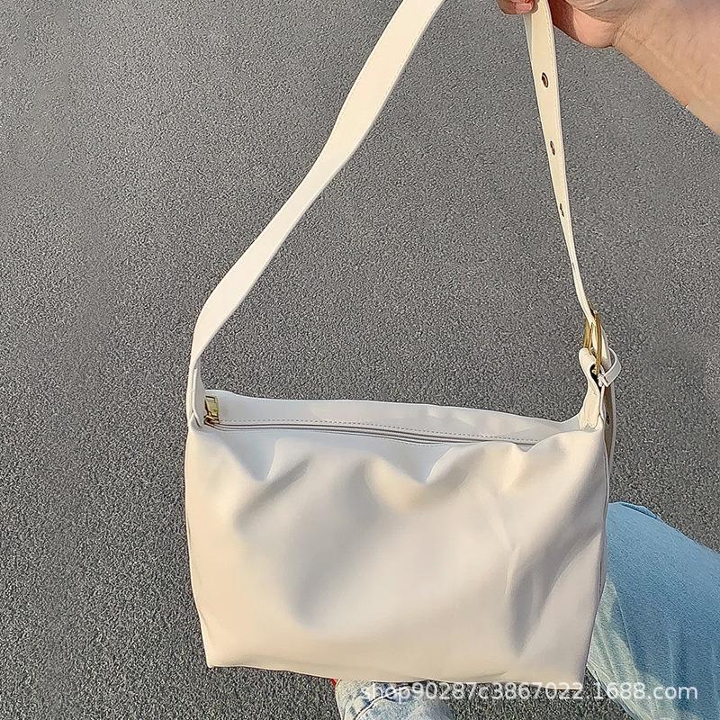 Spring and Summer New Tote College Students Commute To Class Large Capacity Wide Shoulder Strap Soft Leather Portable Messenger Bag Casual