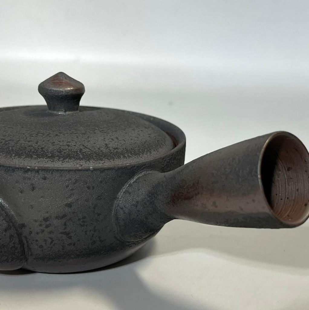Nippon Tosai Benly Teapot, 1.5-inch Flat Bowl, Black Yuzu