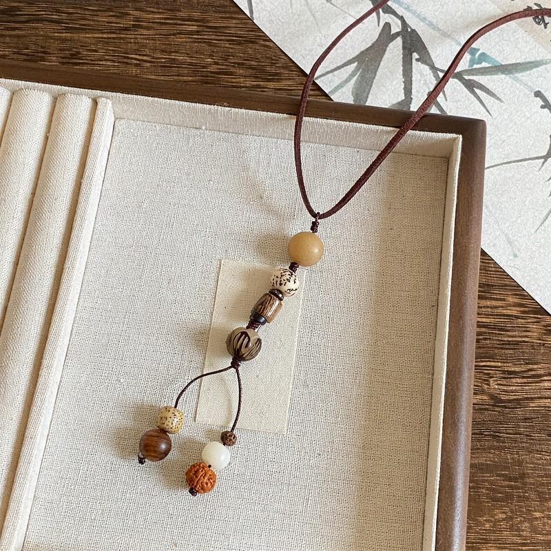 High-End Women's Retro Oval Geometric Resin Necklace