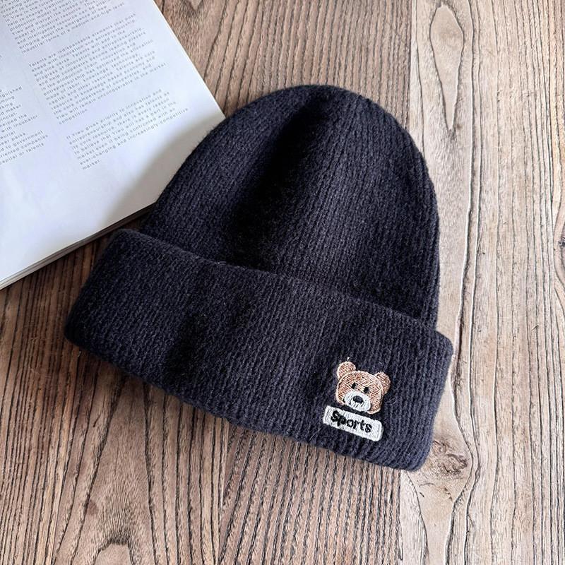 

Small Bear Animal Knit Hat For Women Winter Warmth Stylish Commuter Accessory чёрный