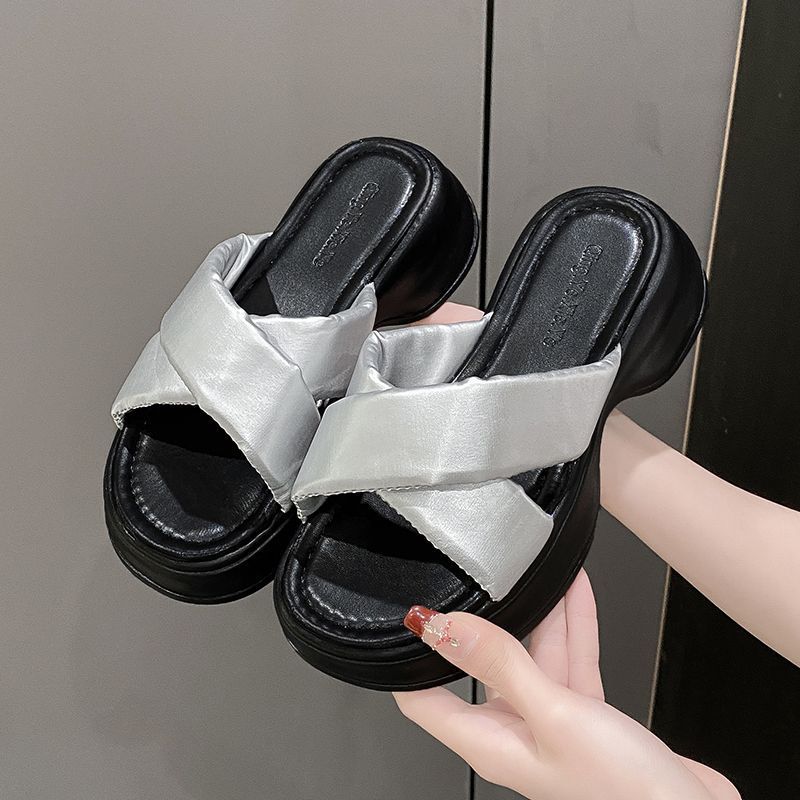 thick-soled cross-over with cool slippers to wear outside 2025 summer new solid color fashion beach silver versatile muffin sandals