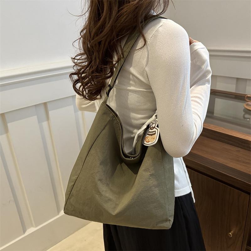 Trendy Korean Style Single Shoulder Tote Bag For Summer With Spacious Design And Soft Canvas Material