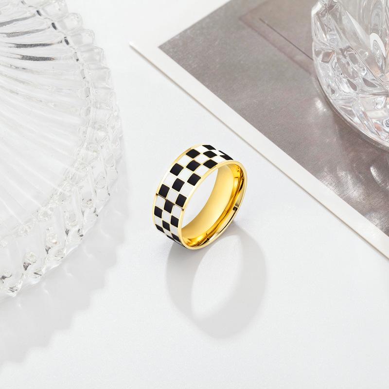Trendy Personality Black and White Checkerboard Ring, Fashionable Couple Ring Women's Titanium Steel Jewelry Electroplating