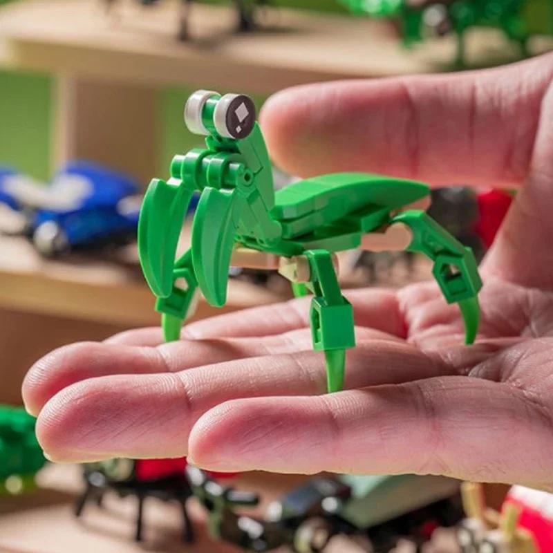 Yaratıcı Yapı Blokları Böcek Modeli Arı Yusufçuk Karınca Peygamberdevesi Çocuklar için Birleştirilmiş Oyuncaklar İlginç Hayvan Süsleri Hediyeler