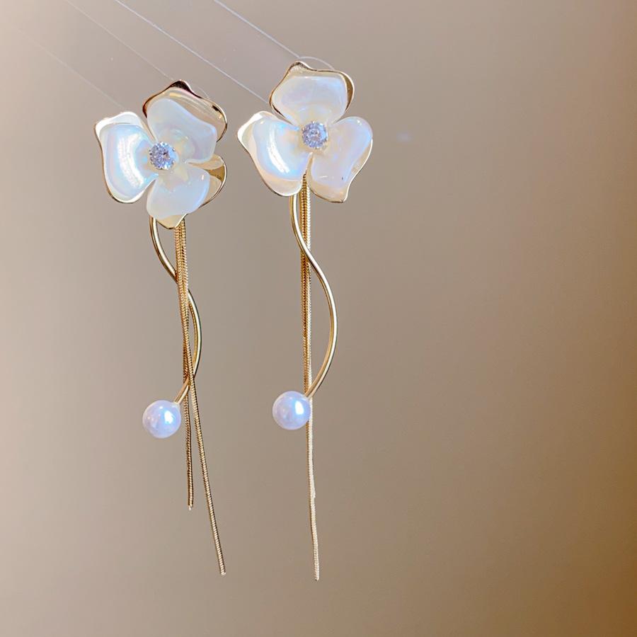 Silver Needle Diamond Resin Flower Pearl Stud Earrings Elegant Temperament Versatile Earrings Earrings