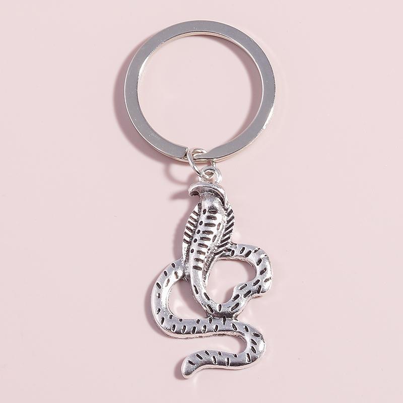 Lovely Alloy Butterfly Keychain Metal Animal Keyring Pendants for Key Holder Handbag Decor Charms DIY Jewlery Gifts