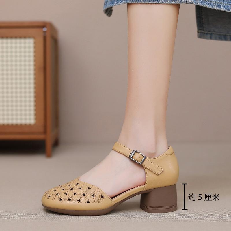 New summer light mouth sandals women's soft cowhide soft sole thick heel hollow design embroidered bag head middle heel sandals