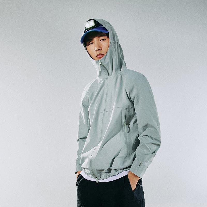 Li Ning CF Reflective Waterproof Breathable Hooded Outdoor Jacket Men Jacket Light-Moon ACFU005-2