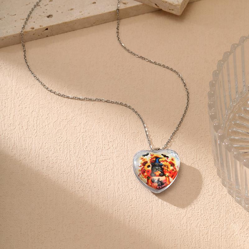 Fashionable heart-shaped crystal pendant Simple cute cat series necklace for women