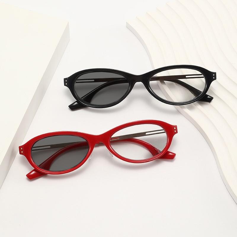 Retro Oval Frame Photochromic Presbyopia Glasses Anti Blue Light High Definition Comfortable Reading Eyewear +1.0 To +4.0