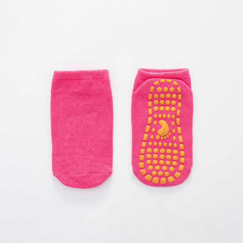 Kids' Non-Slip Trampoline Socks: Lightweight, Breathable, Dot-Grip for Safe Play and Walking, Perfect for Spring & Summer.