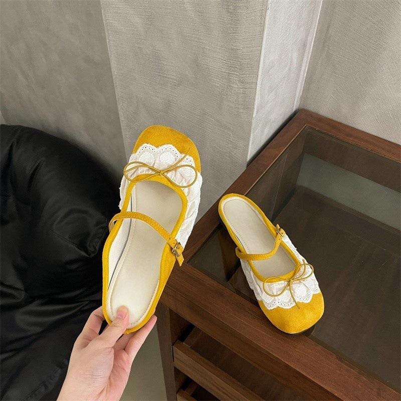 

Французские нежные нишевые кружевные тапочки баотоу 2025 Новые с бантом Квадратный носок Неглубокий вырез Полусабо Один педаль 40