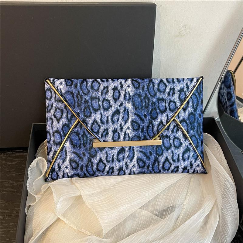 Women Leopard Print Wallet Stylish Polyester Card Holder With Multiple Slots Lightweight Design For Daily Essentials Clutch Bag Quality