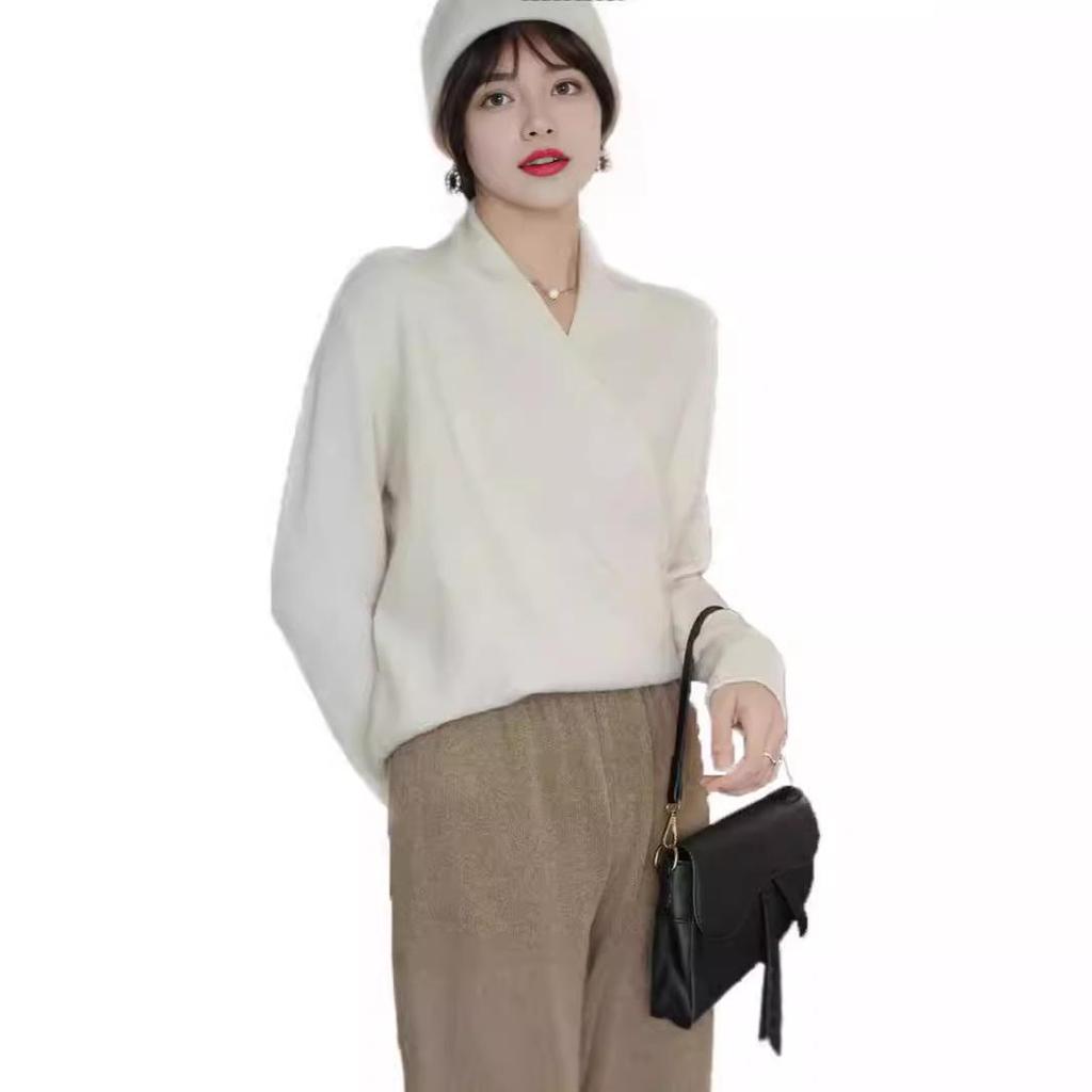 Chic Wool Knit V-Neck Cardigan: Casual, Loose Fit, Slimming, Long Sleeve Sweater for Women (Autumn/Winter)