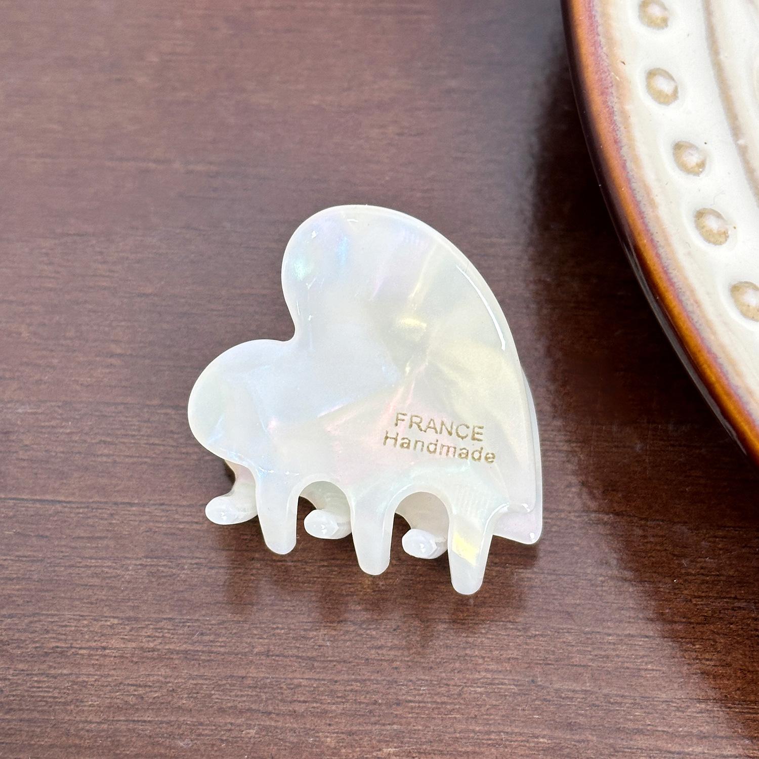 

Small Korean Highquality Heart Hair Claw Clip With Unique Patterns For Wear Everyday Colorful White