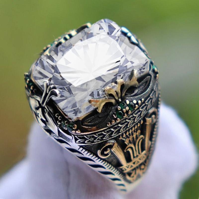 New Inlaid White Emerald Men's Luxury Ring Personality Retro Domineering Zircon Ring To Attend The Banquet Party Jewelry